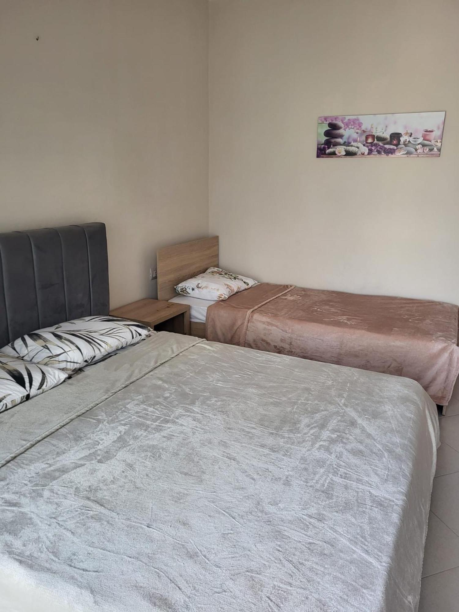 Aron Apartment